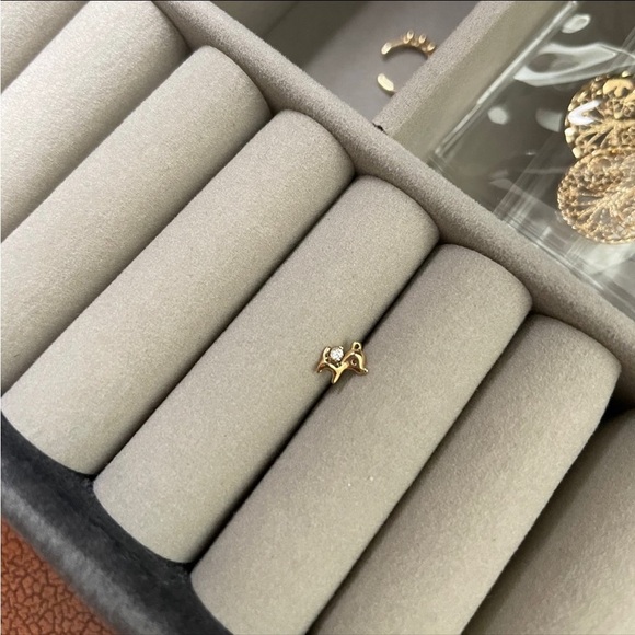 Solid gold 14k stamped deer Stud single earring - Picture 8 of 9